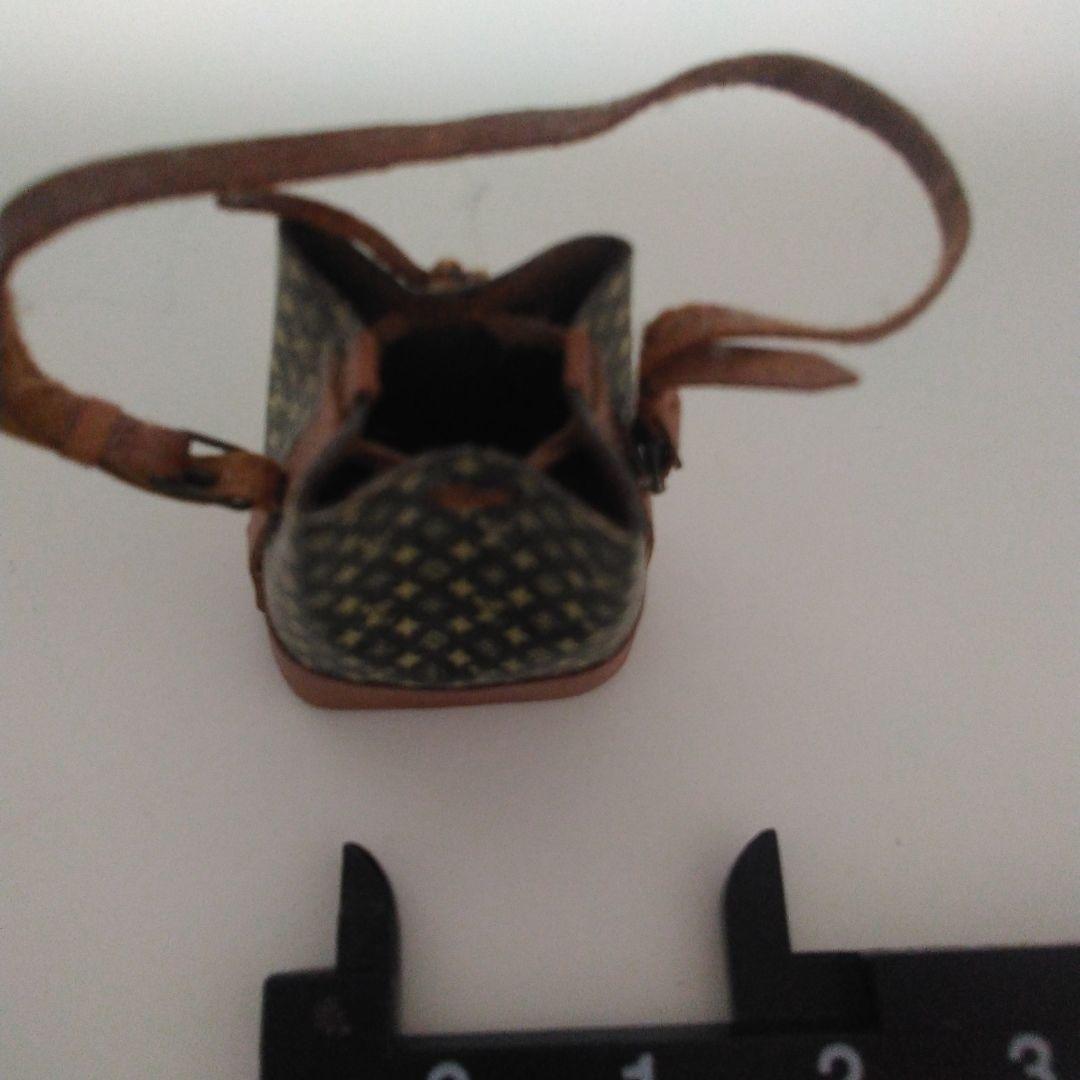 ルイヴィトンの クリスタルガラス ノベルティと ミニチュアのヴィトン