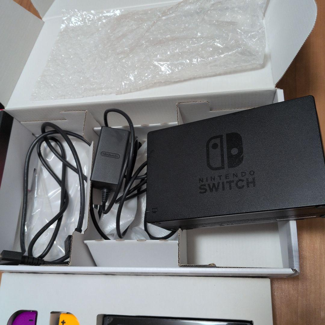Nintendo Switch 本体 紫/黄色 Joy-Con 付属