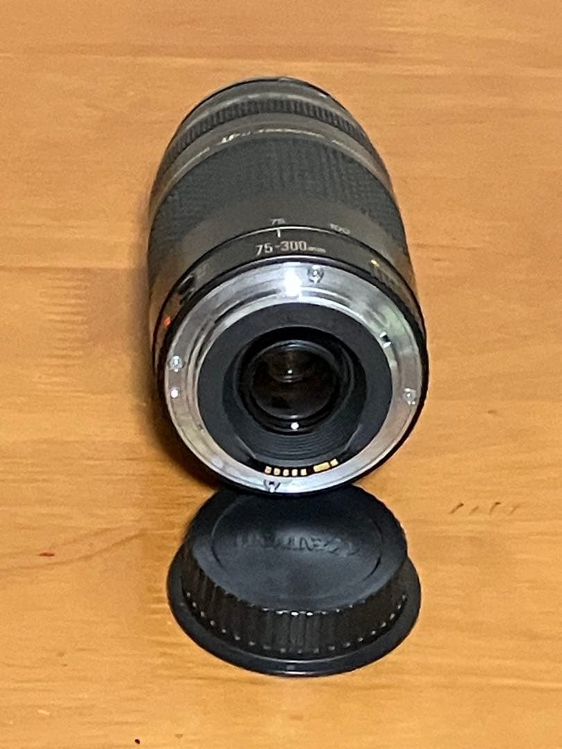 Canon EF 75-300mm f/4-5.6 II USM ズームレンズ