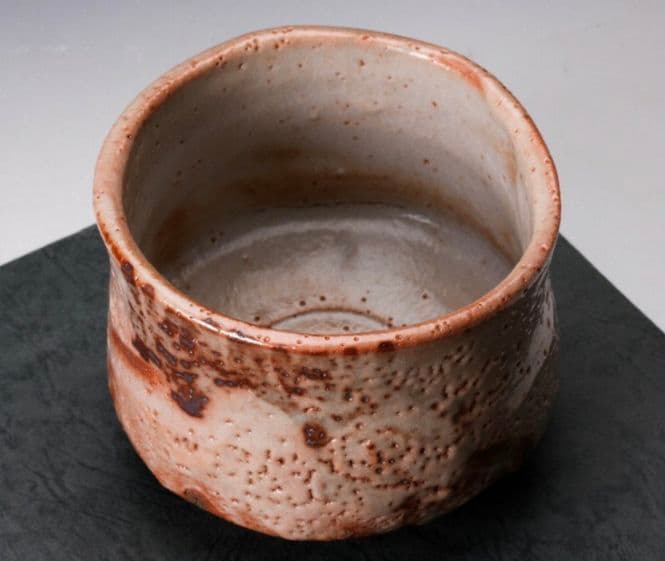 最上位作 桃山陶】三浦繁久 志野茶碗 共箱 栞 茶道具 荒川豊蔵 加藤唐