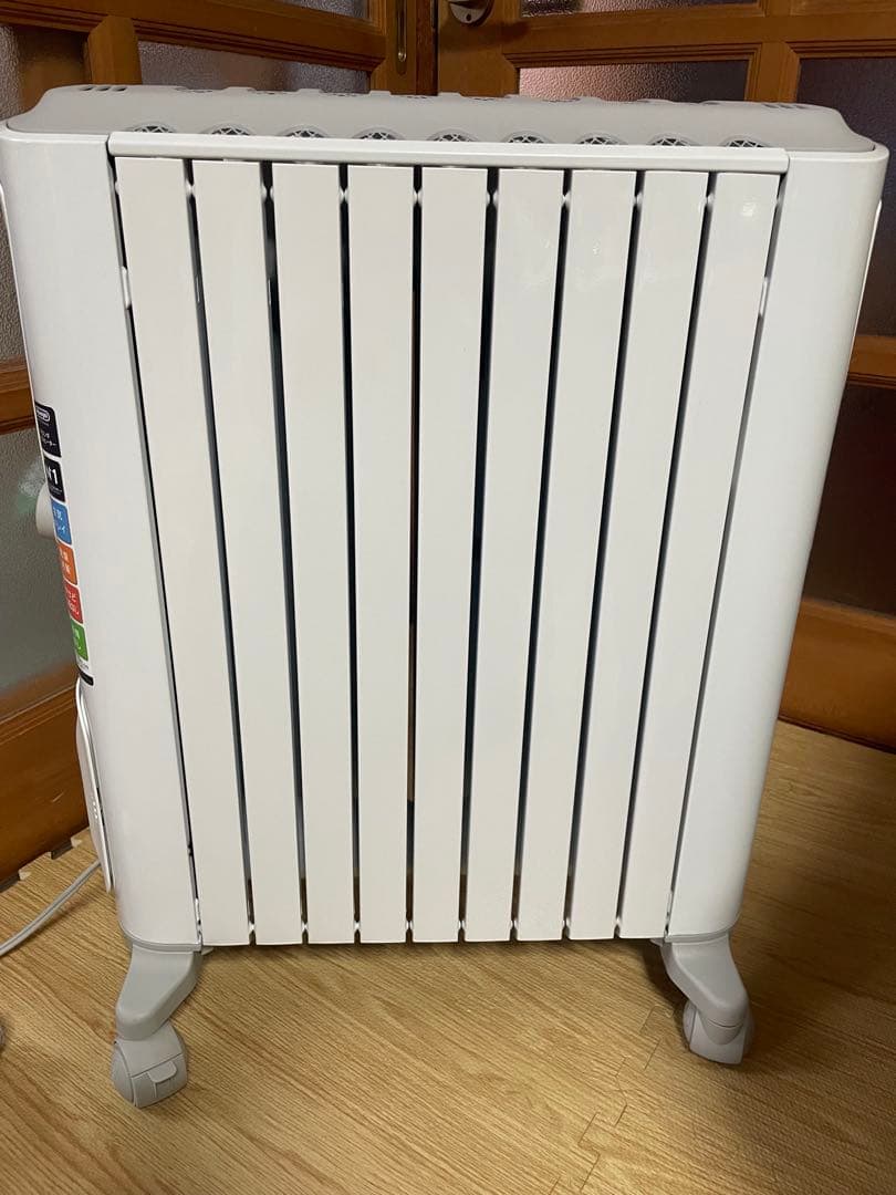 極美品✨ほぼ新品！DeLonghi BelCald オイルヒーター ホワイト - メルカリ