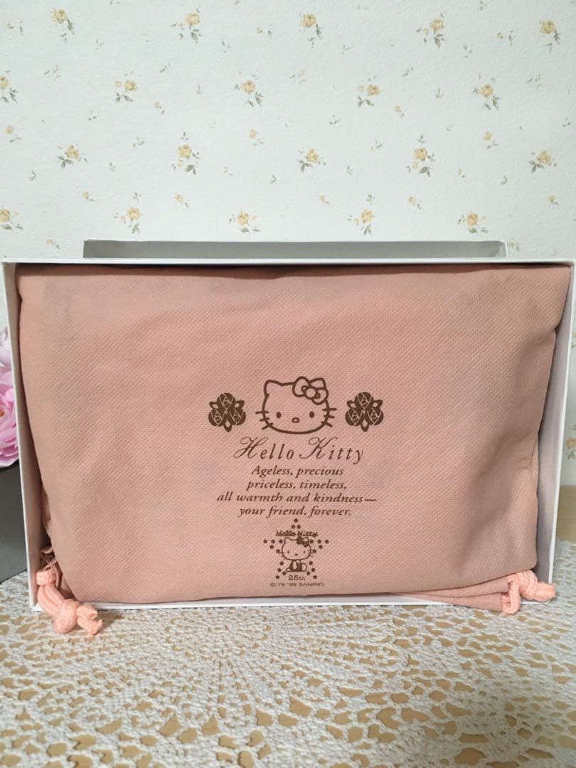 【新品未使用】〜レア品〜レトロハローキティ♡25周年パールビーズバッグ