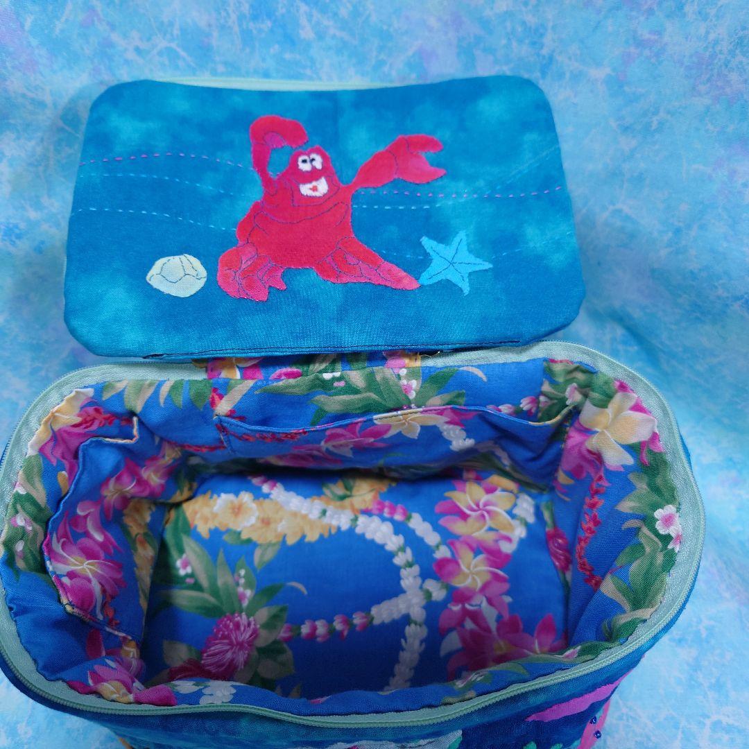 ハワイアンキルトのバニティポーチ