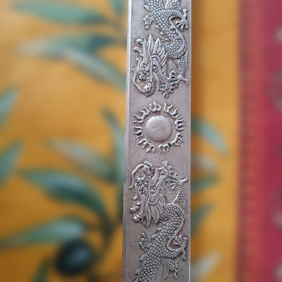 双龍戏珠、雲 彫刻 銀等金属製 文鎮