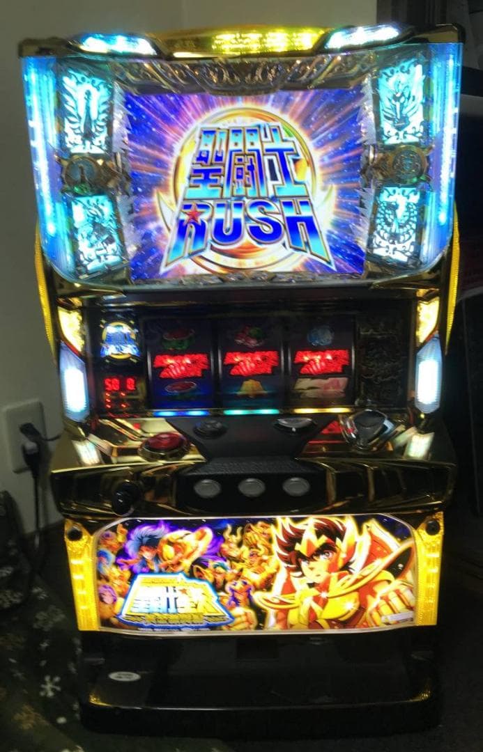 パチスロ実機 聖闘士星矢 黄金激闘編 コイン不要機 ドア、設定キー付き