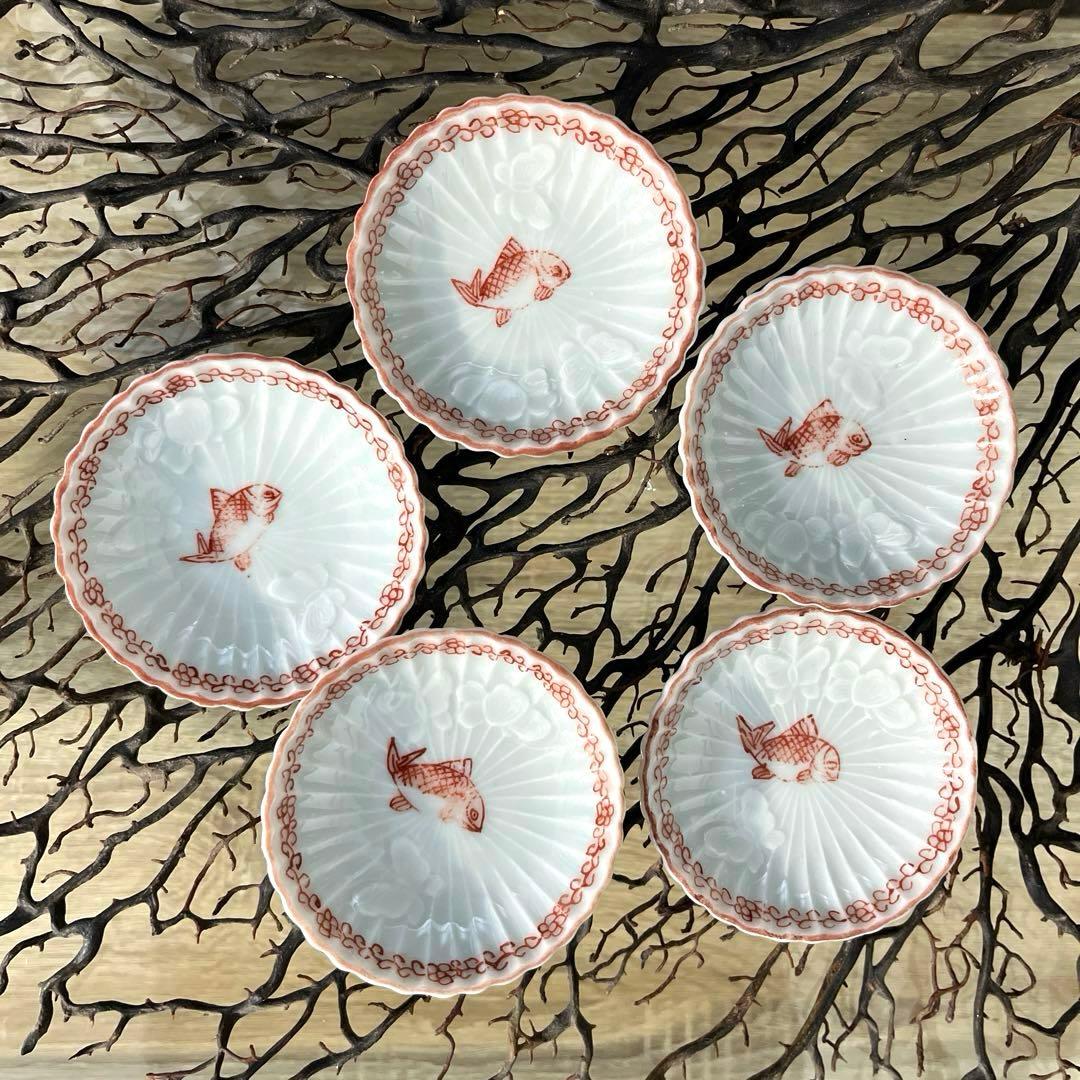 骨董　古伊万里　白磁　希少　菊割　赤絵　花綴り　魚紋　蝶々　陽刻　豆皿　５客 骨董 古伊万里 白磁 希少 菊割 赤絵 花綴り 魚紋 蝶々 陽刻 豆皿