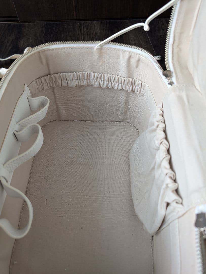 FOXY ホワイトレザー バニティケース