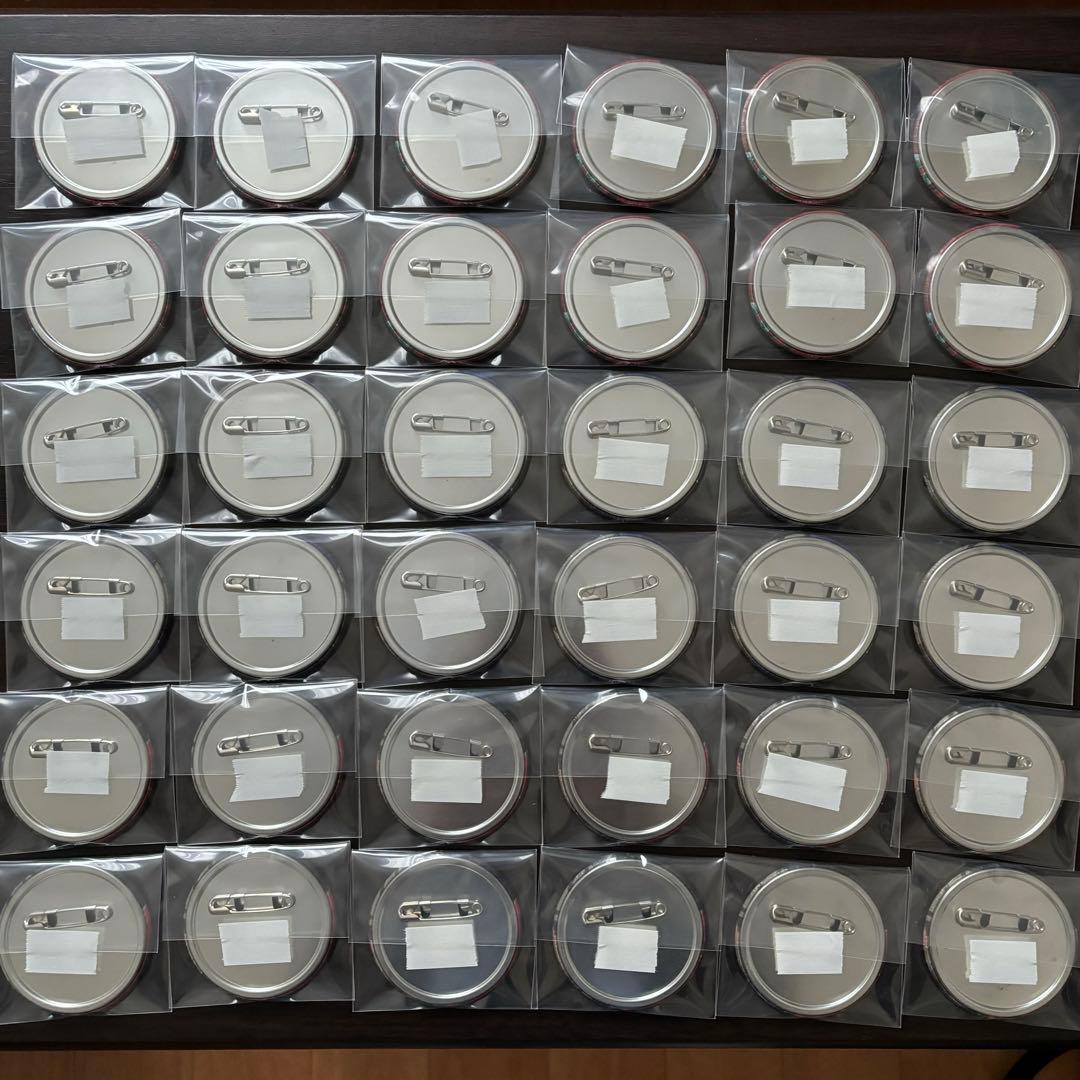 トライガンスタンピード 箔押し 缶バッジ ウルフウッド ヴァッシュ