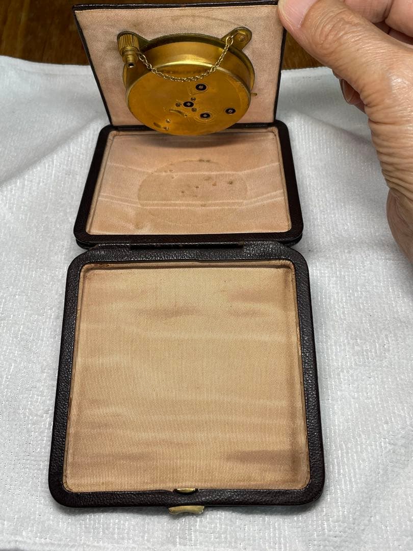 ドイツ KIENZLE 本革仕様の真鍮ガラス目覚し時計 時計/目覚し 正確稼働