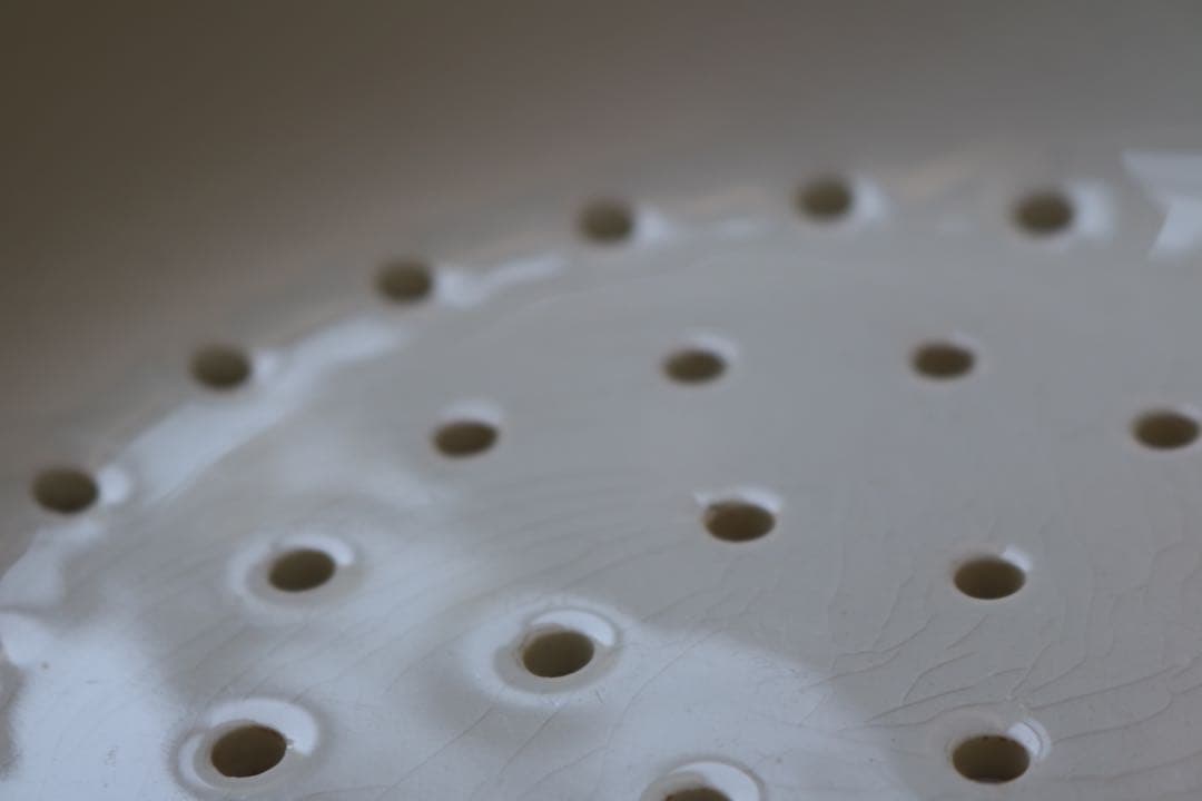 フランス　アンティーク　プレート　水切り　チーズ　豆腐　白　さくらんぼ