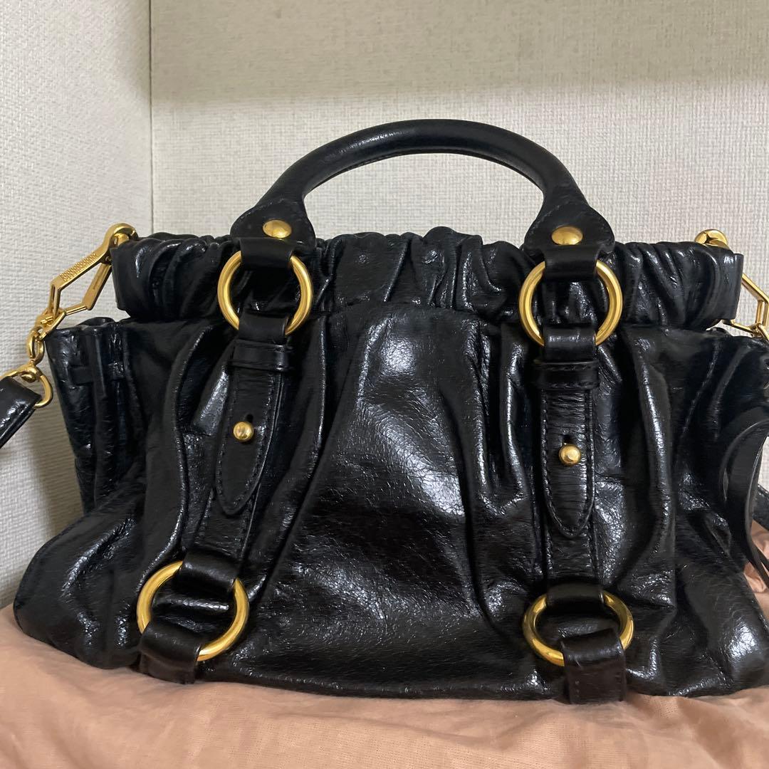 miu miu 黒 レザー ショルダーバッグ