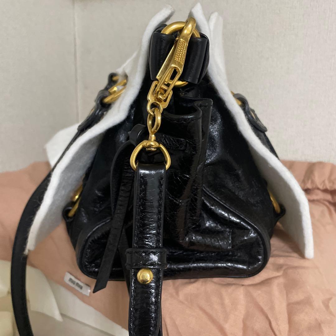 miu miu 黒 レザー ショルダーバッグ