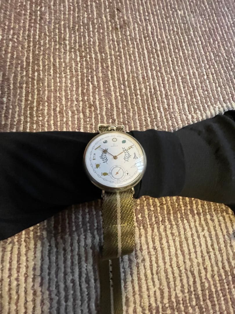 OMEGA 手巻き時計 ユニークデザイン