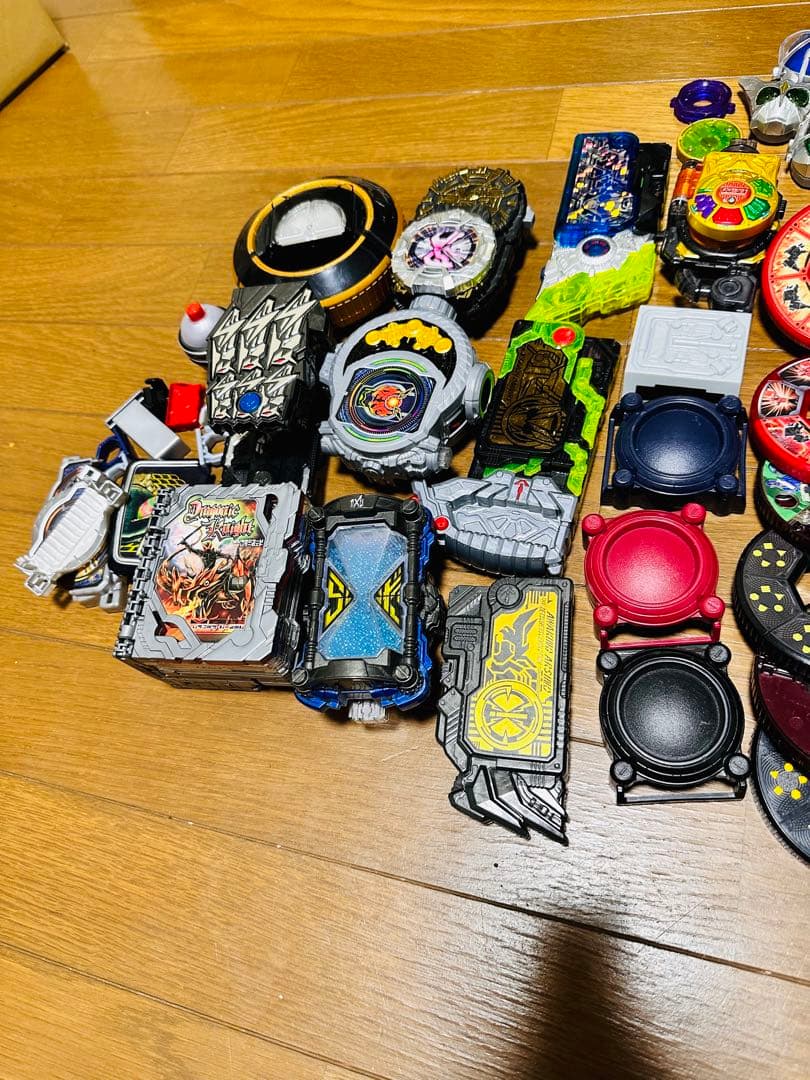 仮面ライダーベルト　セイバーGPロックシード　GPフルボトルなど250個以上山売