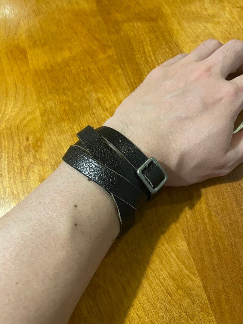 マルタンマルジェラ本人期 黒レザー ブレスレット バックル付き Maison