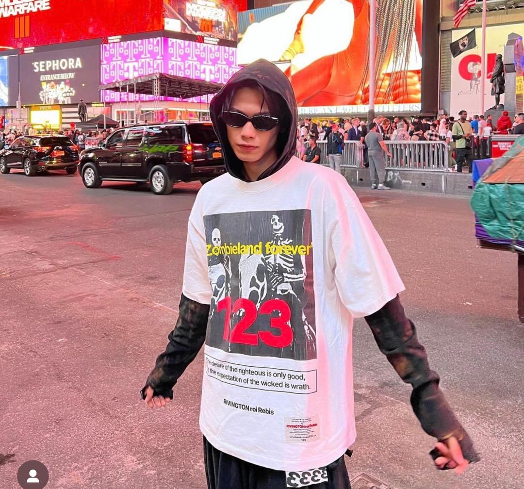 コムドットやまとTシャツ着用 rrr123ロンT - メルカリ