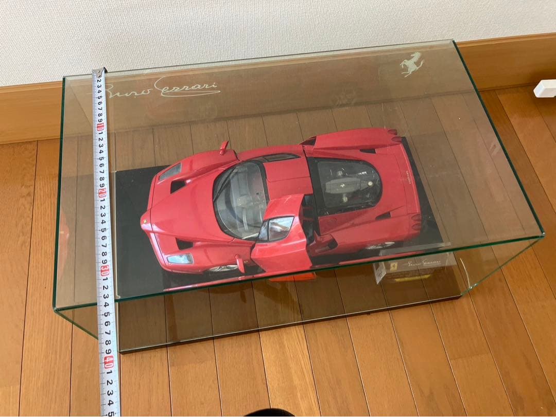 1/10 エンツォフェラーリ完成品 とディスプレイケース