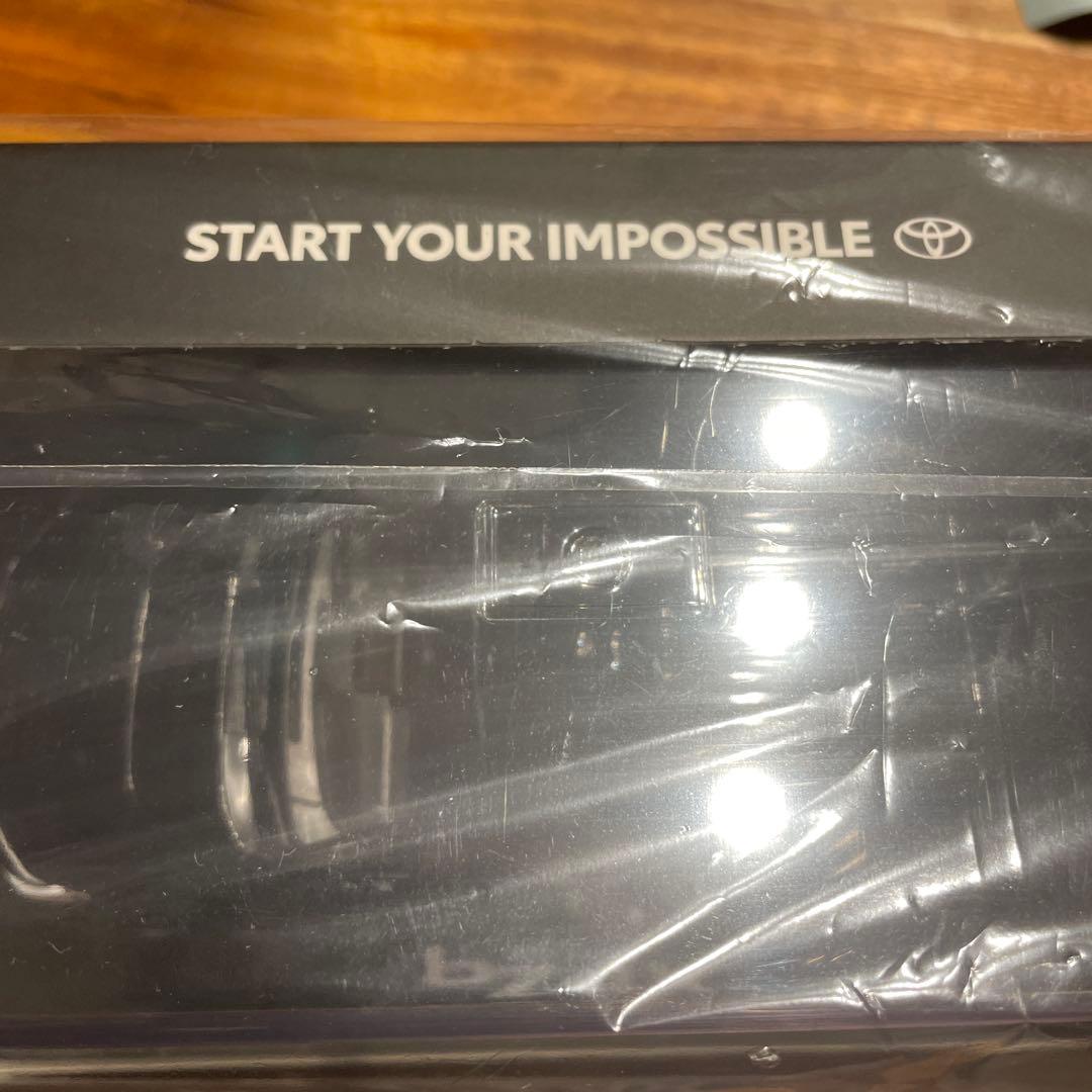 新型　トヨタ bZ4X ミニカー 1/30 カラーサンプル