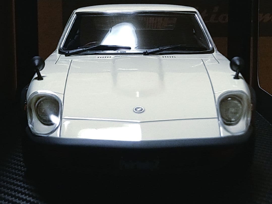イグニッションモデル 1/18 フェアレディ (S30) 240ZG 白