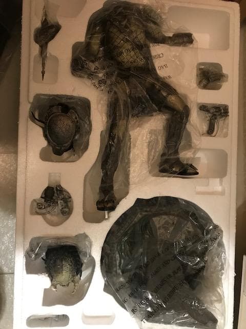 サイドショウ AVP2　ウルフ・プレデター1/5スケール スタチュー