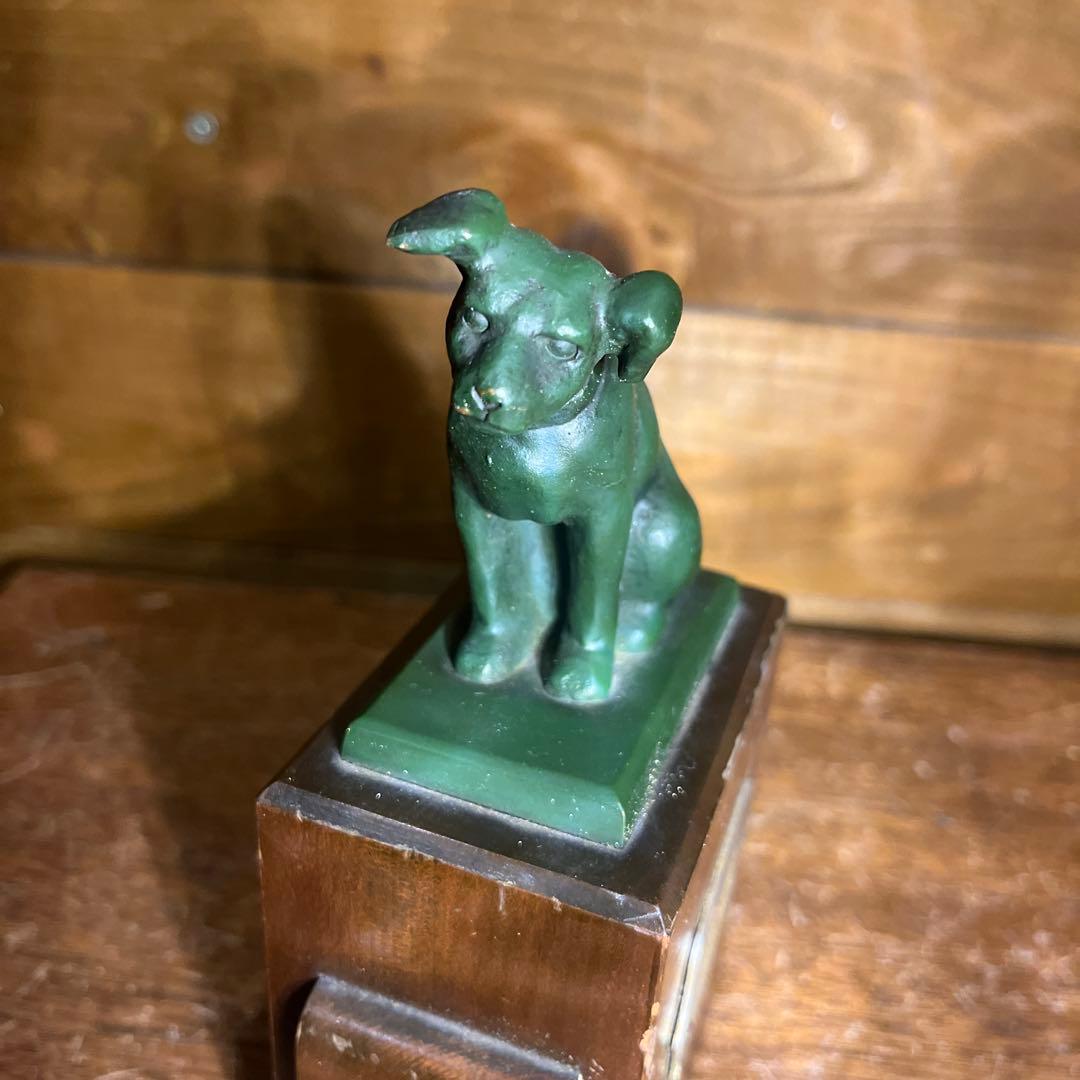 ヴィンテージブロンズ犬像 木製台座付き Victor - メルカリ