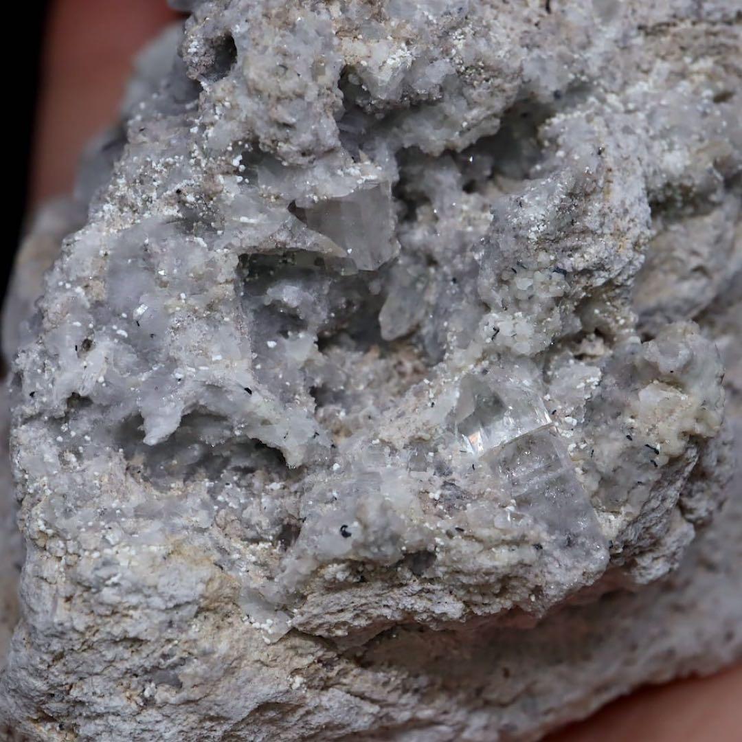 トパーズ 母岩付き 229.8g TZ417 原石 鉱物　パワーストーン　天然石