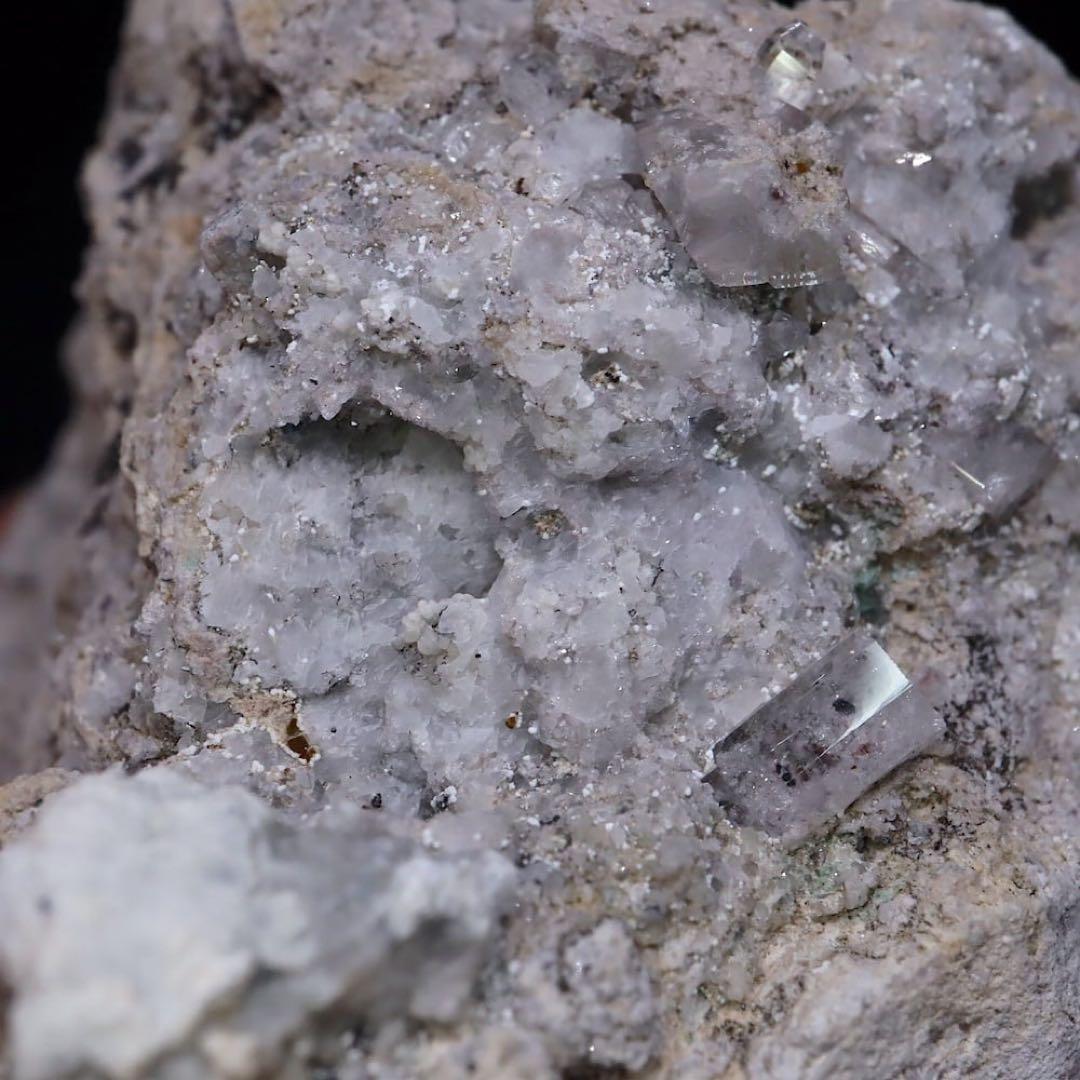 トパーズ 母岩付き 229.8g TZ417 原石 鉱物　パワーストーン　天然石