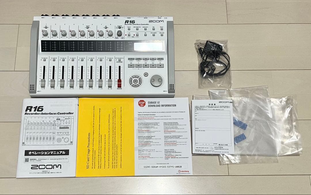 ZOOM R16 マルチトラックレコーダー　〈説明文要確認〉