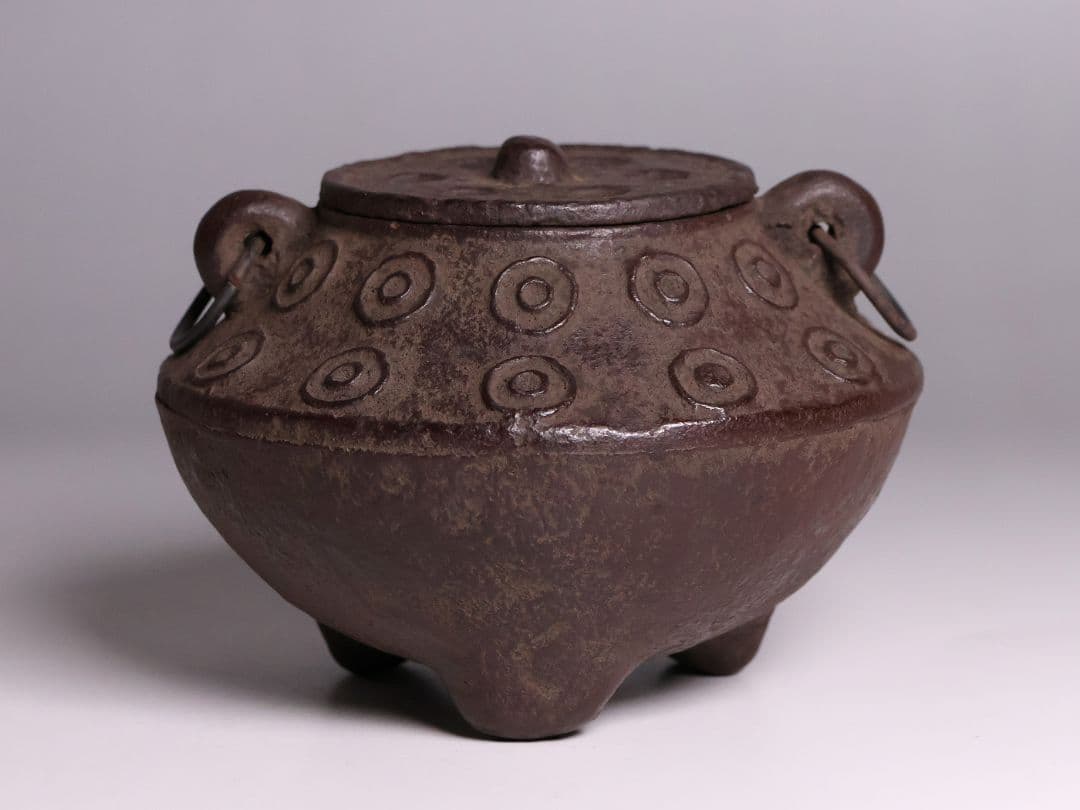 大國造 丸形香炉 三足 耳付 鉄製 共箱 香爐 時代【MB25】