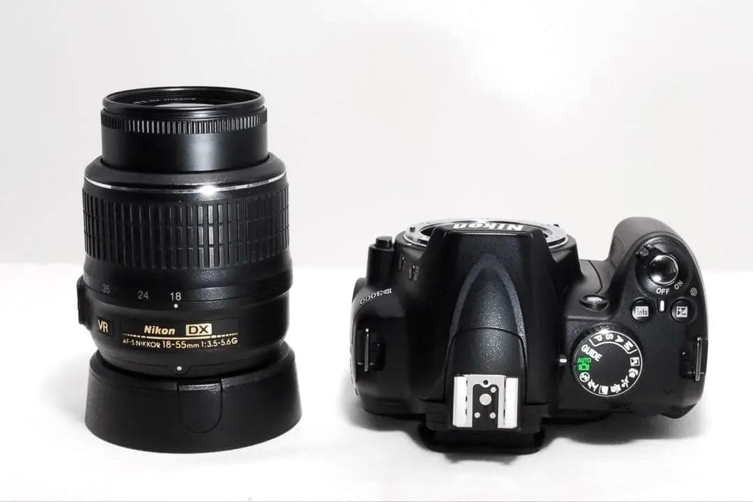 紅葉もキレイに撮れる✨ Nikon D3000 レンズキット 初心者も安心