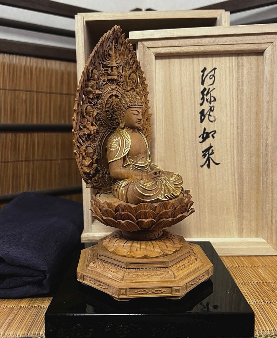 仏教美術 時代 白檀 阿弥陀如来像 飛天光背H22.5㎝ 2寸 仏像 共箱