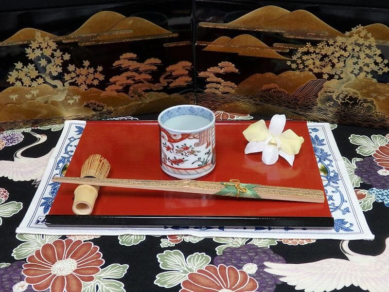 古伊万里　色絵　邸内図　御簾に桜花の図　のぞき　猪口　A964AS-CEj 古伊万里 色絵 邸内図 御簾に桜花の図 のぞき 猪口 A964AS-CEj - メルカリ