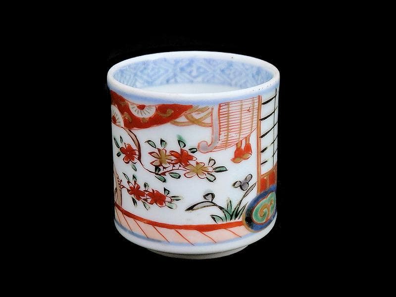 古伊万里 色絵 邸内図 御簾に桜花の図 のぞき 猪口 A964AS-CEj - メルカリ