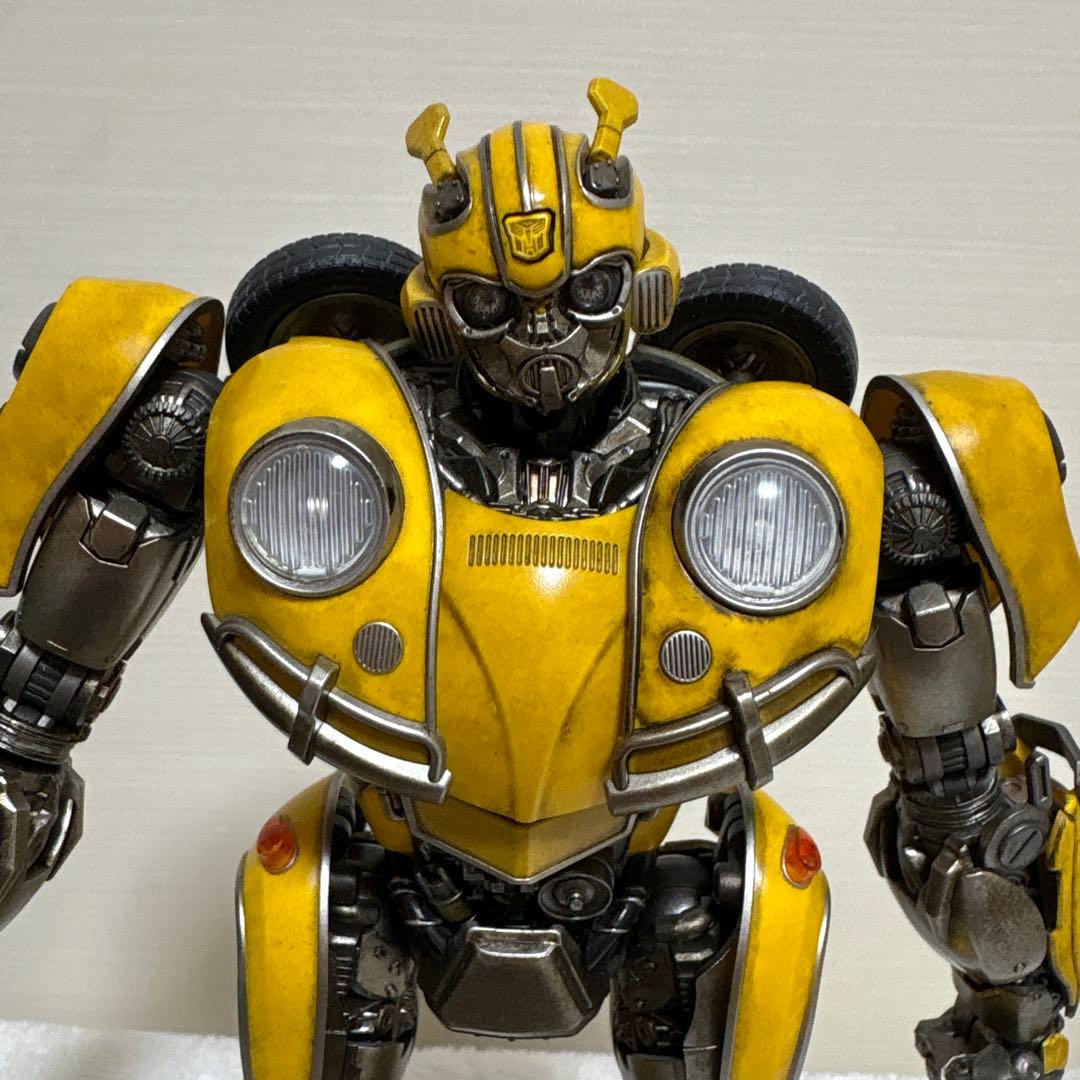 トランスフォーマー　バンブルビー　DLXスケール・コレクティブル・フィギュア
