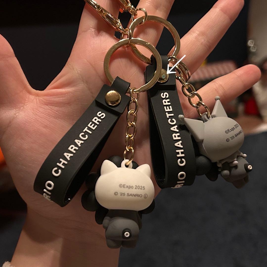 ミャクミャク　サンリオ　黒　キーホルダー　キティ　クロミ