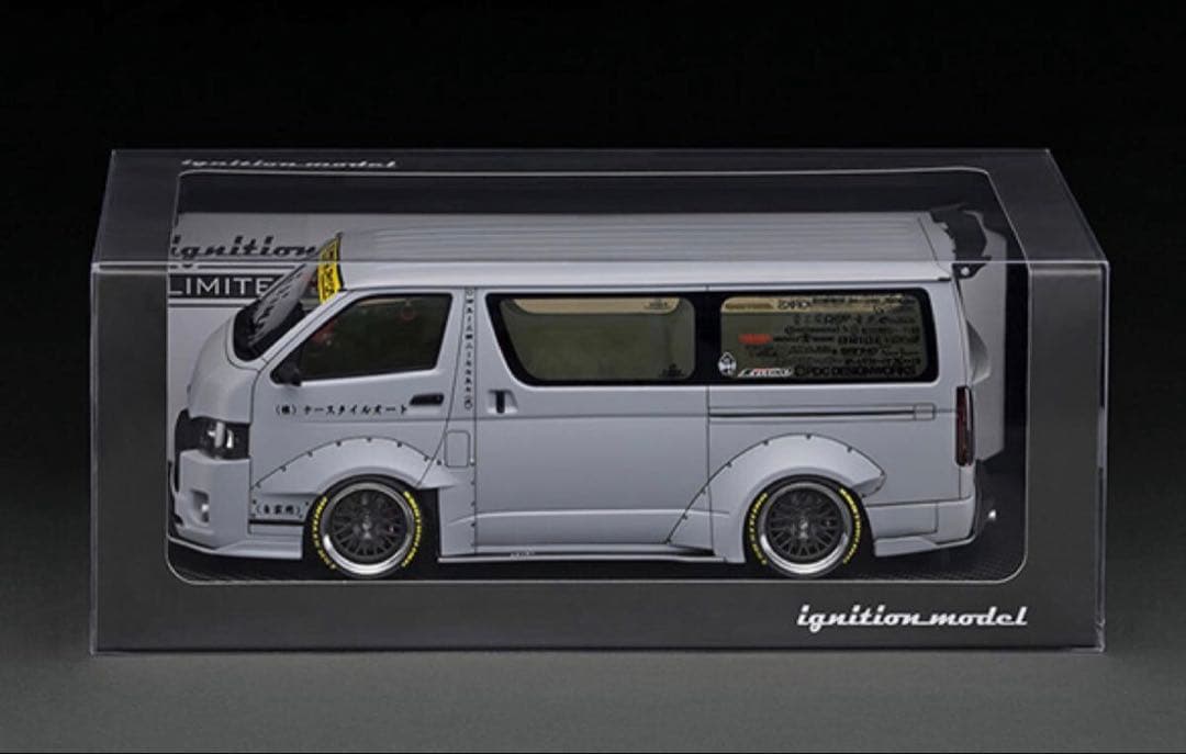 イグニッションモデル1/18ハイエース！カスタム！ルーフキャリア付き早いもの勝ち