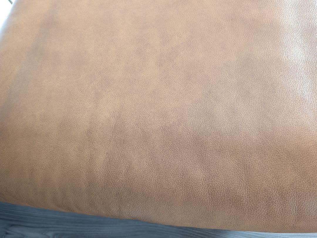 かねたや オットマン　オシリス　SP IT108 イタリア製総革 2024年購入