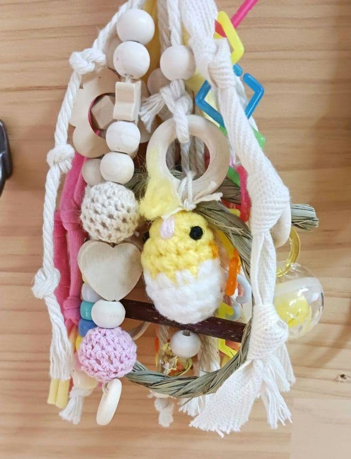 V67 ハミハミ吊り下げおもちゃ 文鳥 ことり インコ バードトイ