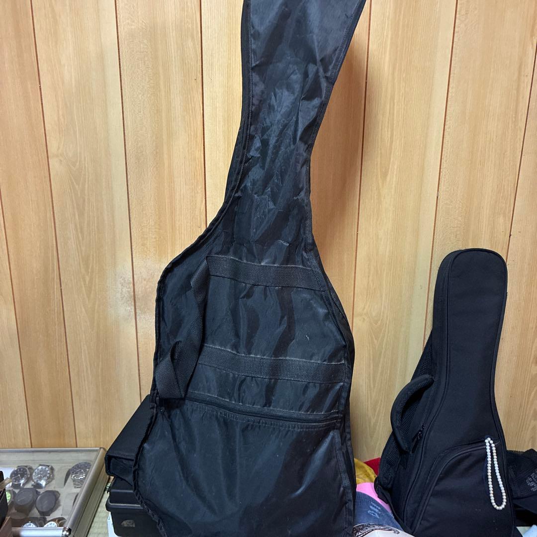 ホワイト エレキギターとケースセット