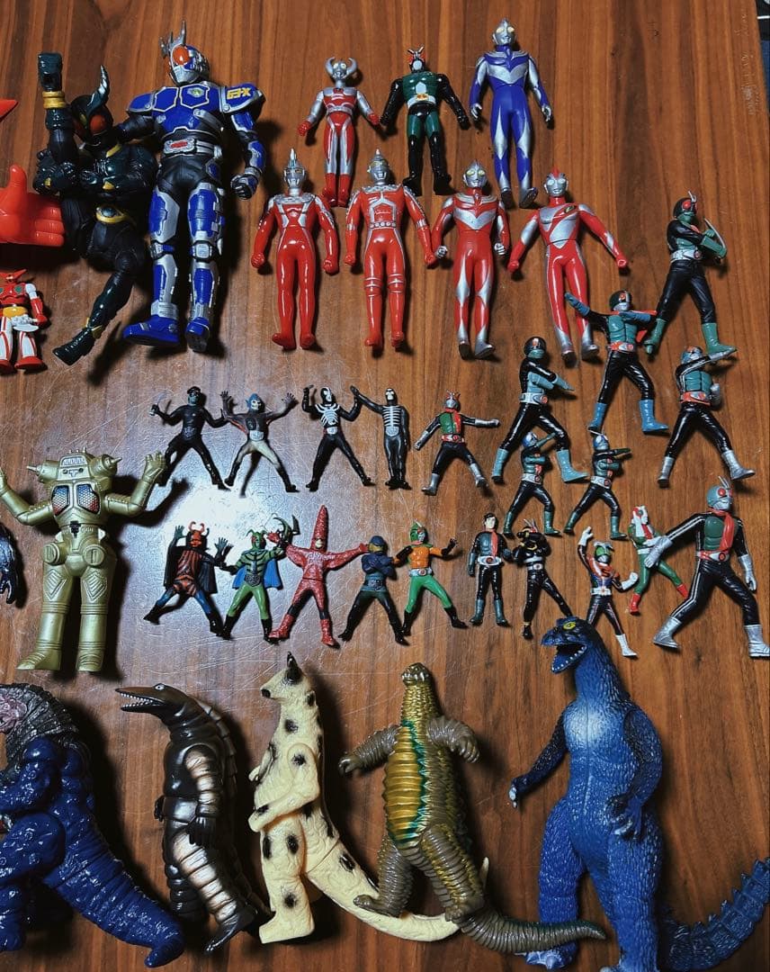 特撮ソフビまとめ売り/ウルトラマン・仮面ライダー等 - メルカリ