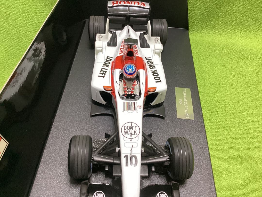 ミニチャンプス 新品 BARホンダ 佐藤琢磨 3,000台限定9×7×26cm - メルカリ