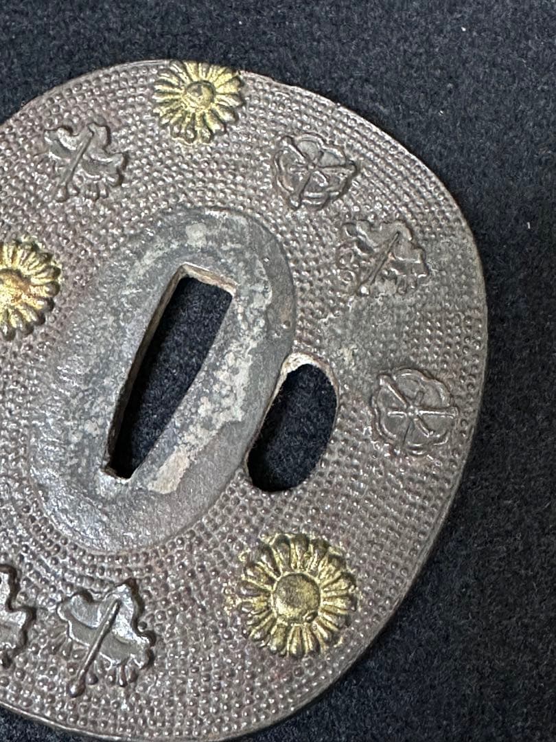 古美術　鉄地鍔三点まとめ　B 透鍔など　刀装具