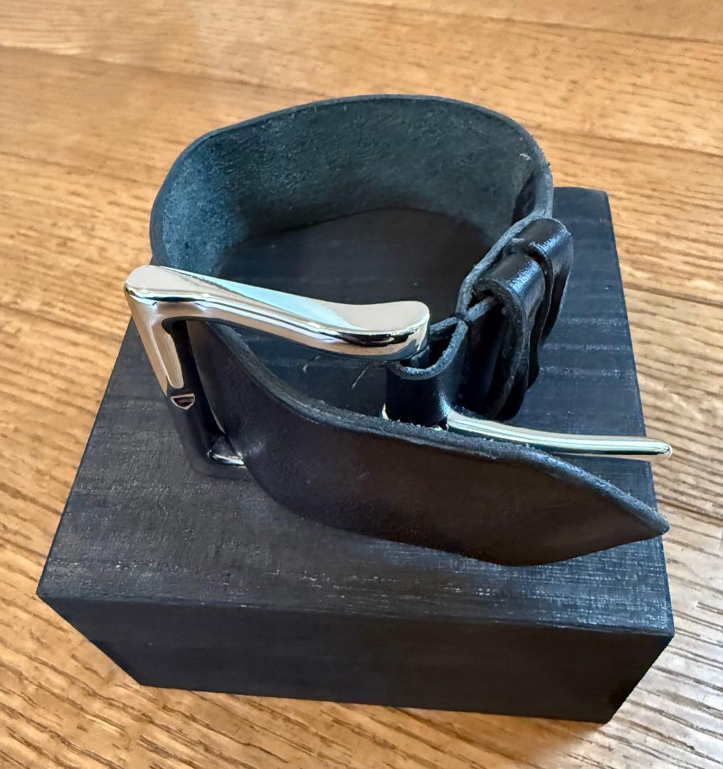 PRY シュウトSculpted Leather Buckle Bracelet