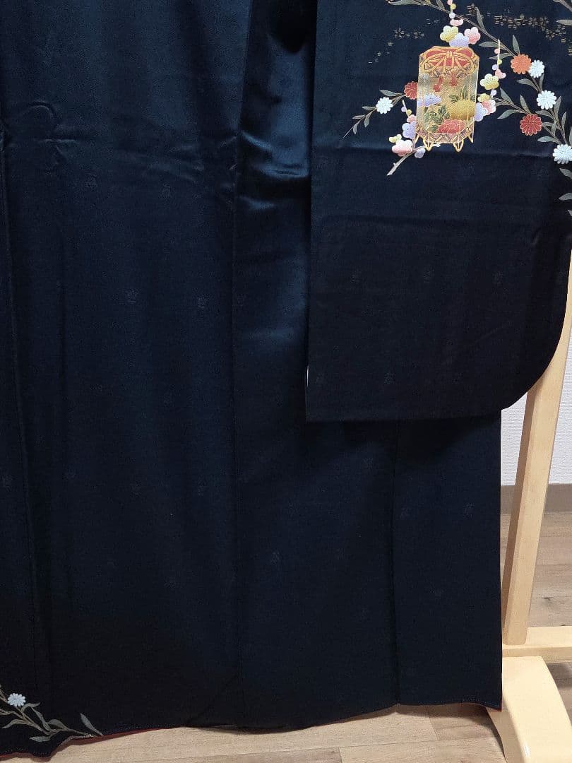 B◇着物くつろぎ 貝桶に花模様 金彩 褐返色 袷 正絹 振袖