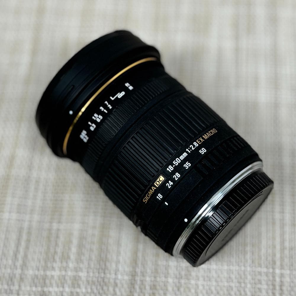 レンズ(ズーム) SIGMA DC 18-50mm F2.8 EX MACRO Amazon.co.jp: シグマ 18-50mm F2.8 EX DC MACRO デジタル専用