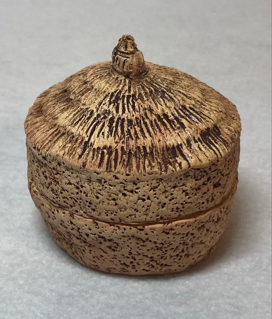 B264h 「わらぐろ香合」佐々木二六作　二六焼　共布共箱　茶道具　愛媛　天神蟹