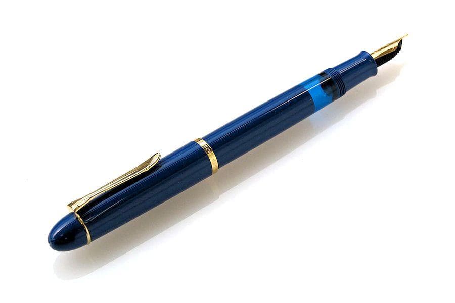 Amami 新品文具】 Pelikan M120 アイコニックブルー万年筆 - メルカリ