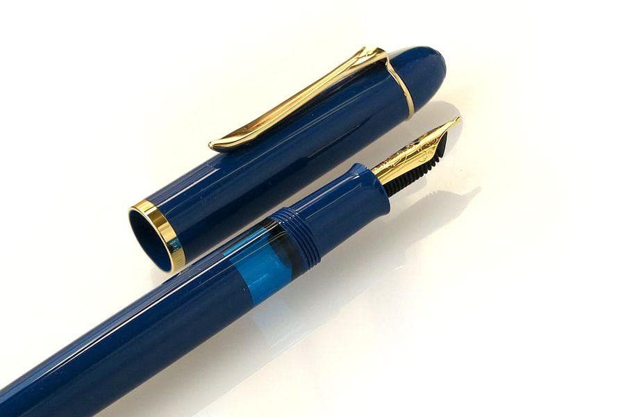 Amami 新品文具】 Pelikan M120 アイコニックブルー万年筆 - メルカリ