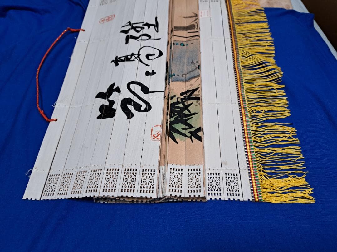 香木掛軸(Sandalwood Scroll Drawing)