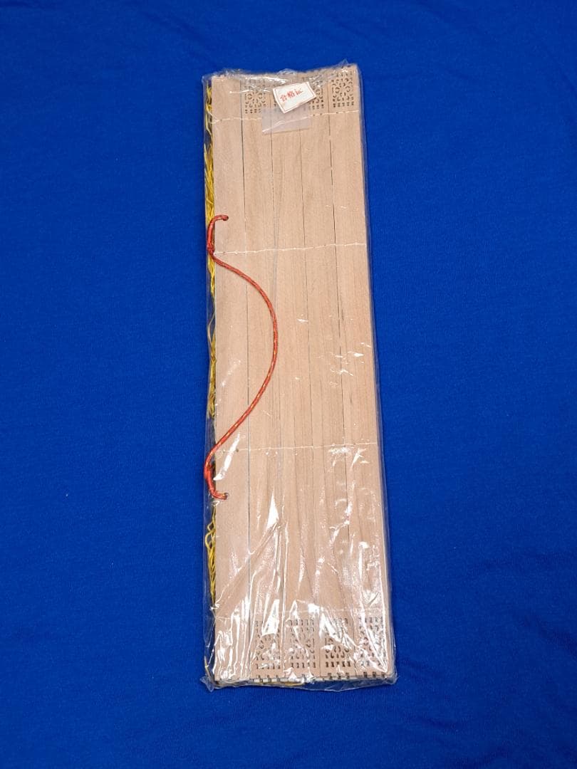 香木掛軸(Sandalwood Scroll Drawing)